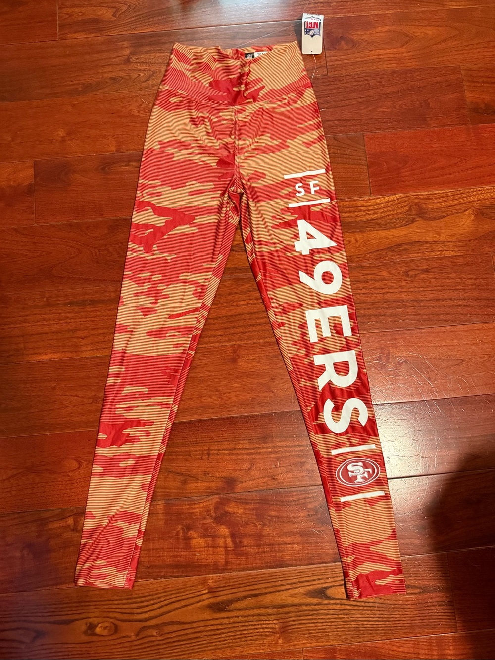 NFL Women’s Red Camo leggings